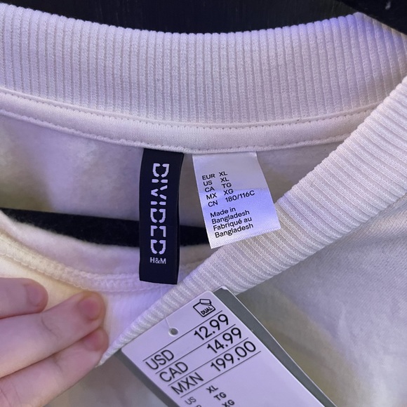 H&M crewneck - Picture 4 of 7